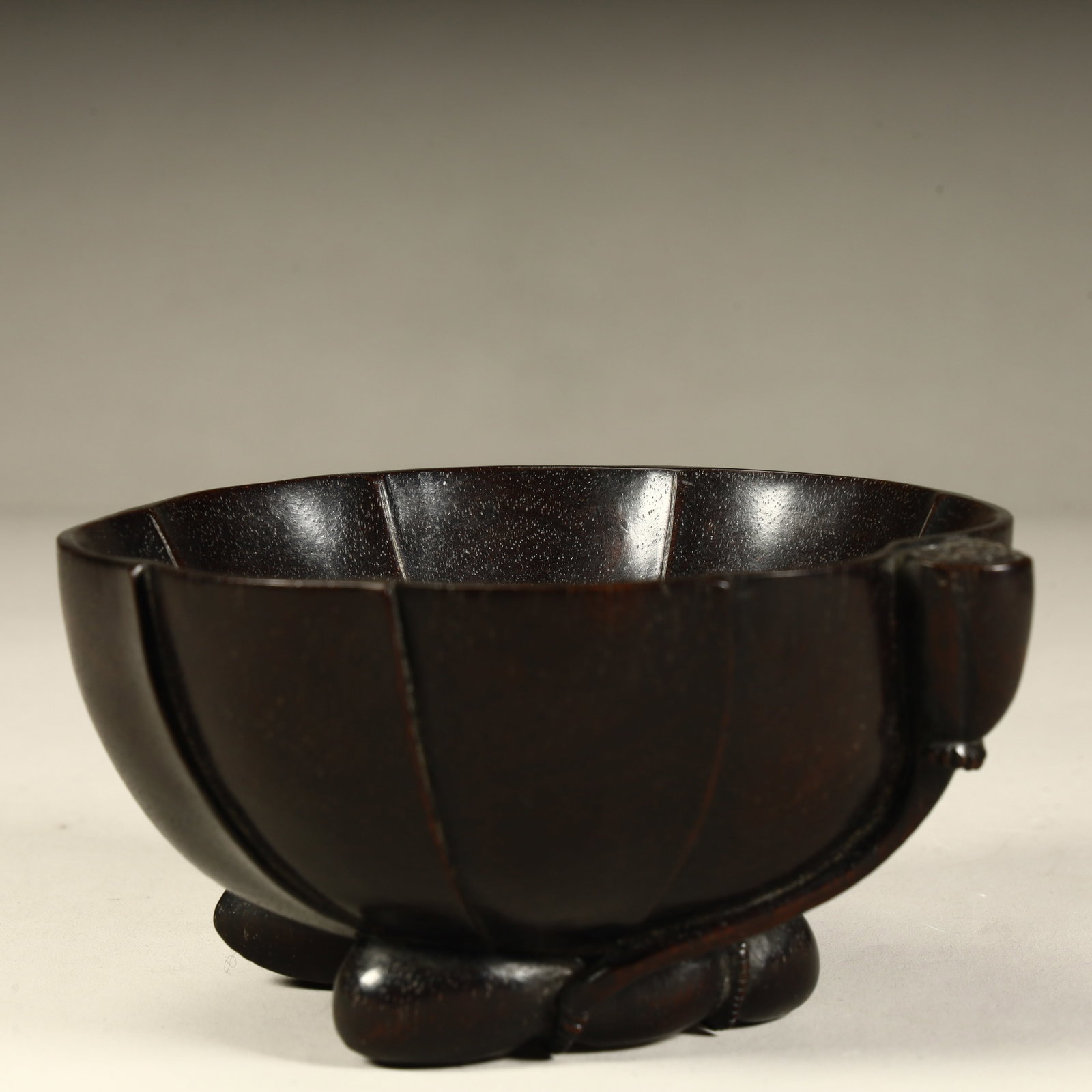 A Qing Dynasty rosewood cup carved with lotus patterns: A cup carved with lotus patterns from Qing dynasty rosewood wood SIZE: H:6cm L:11cm W:10cm W:172g (The Dimensions Of All Batches Are Manually Measured.If You Need More Detailed Information, Please