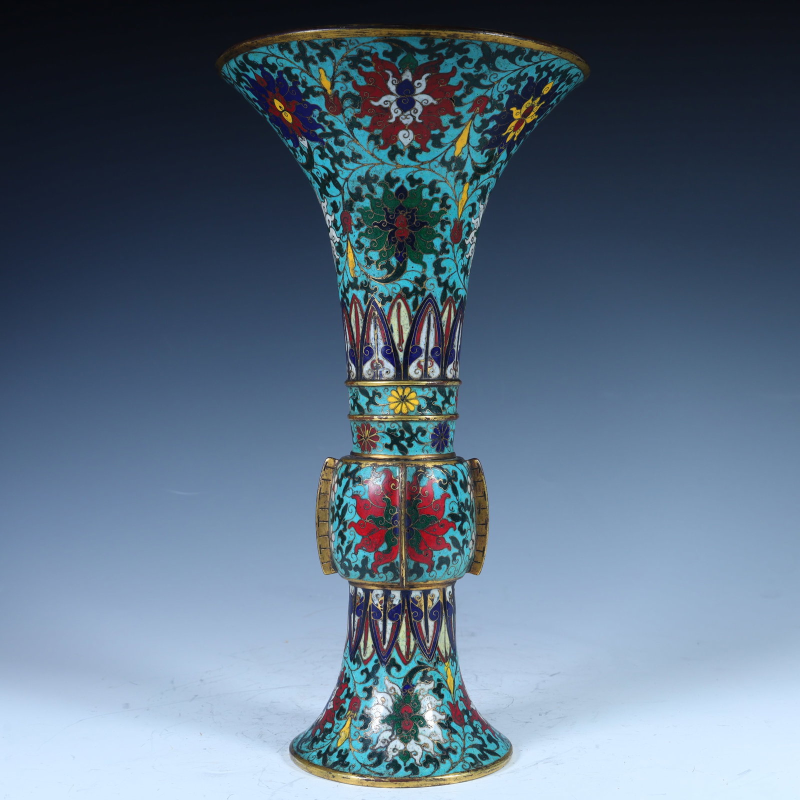 A Qing Dynasty cloisonne cloisonne enamel flower goblet: Qing Dynasty cloisonne cloisonne enamel flower goblet SIZE: H:35cm Mouth D:19cm Base diameter 12cm W:1.9kg (The Dimensions Of All Batches Are Manually Measured.If You Need More Detailed Information, P