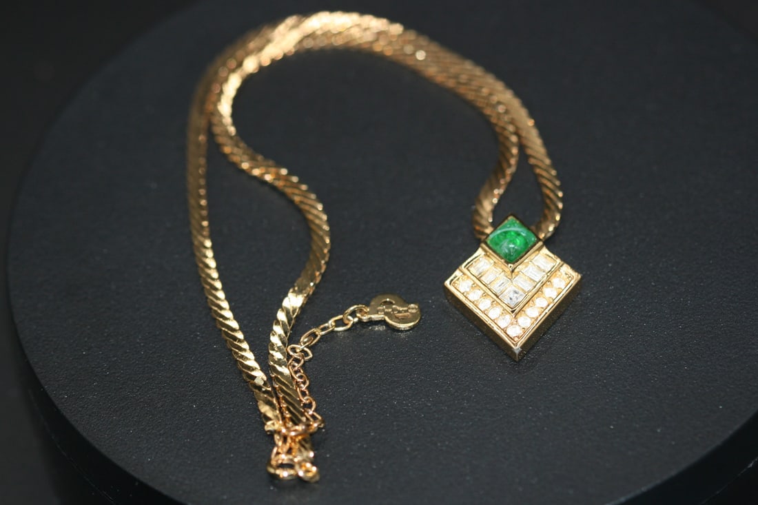 Christian Dior Vintage Faux Emerald Rhinestone Necklace Chevron Signed .lot#93 (1 of 5)