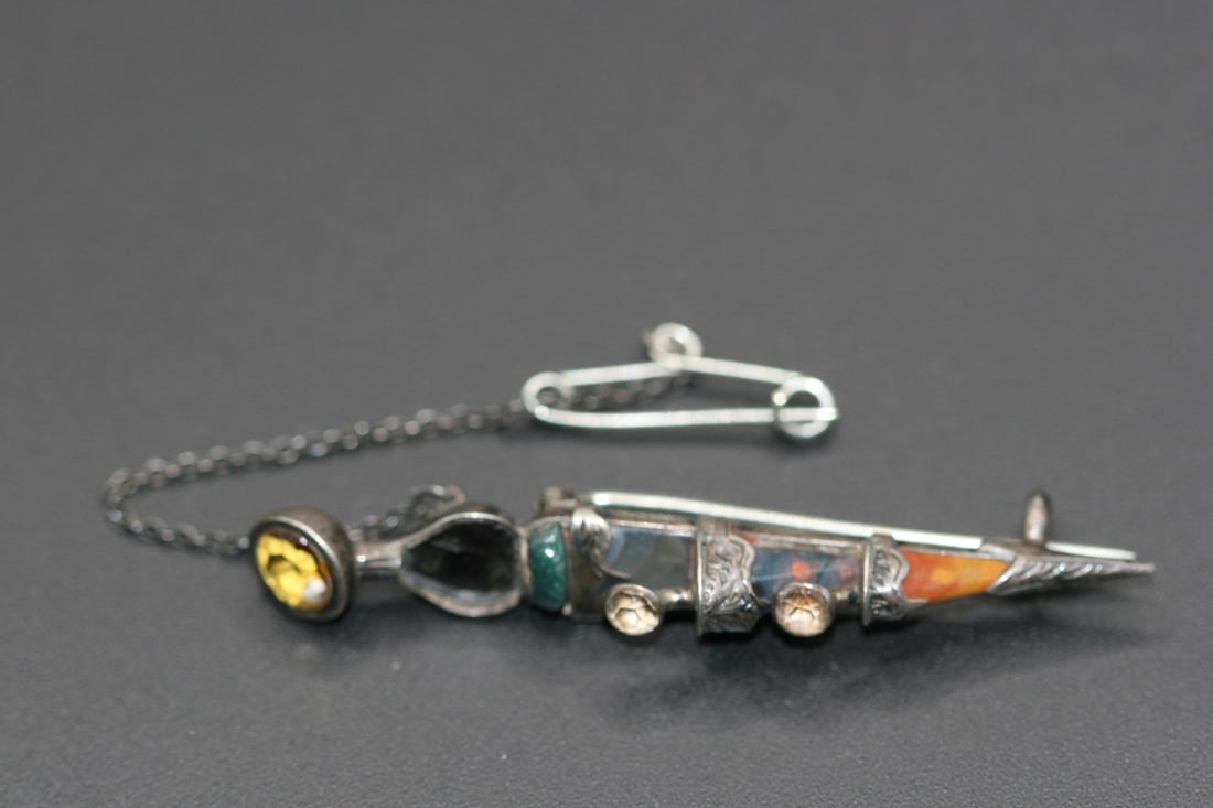 vintage Scottish Dirk Agate sterling Silver Brooch Kilt Pin Celtic    .Lot#10 (1 of 5)