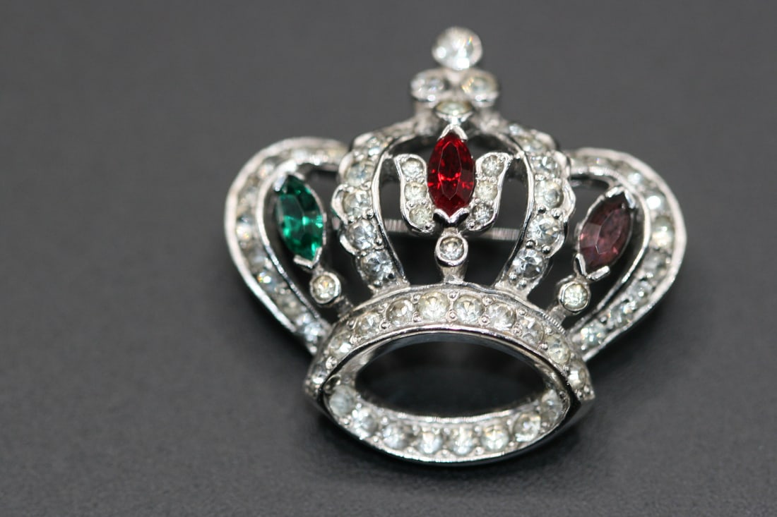 Mazer Bros Regal Crown Rhinestone Brooch Pin Signed Vintage   .Lot#16 (1 of 2)