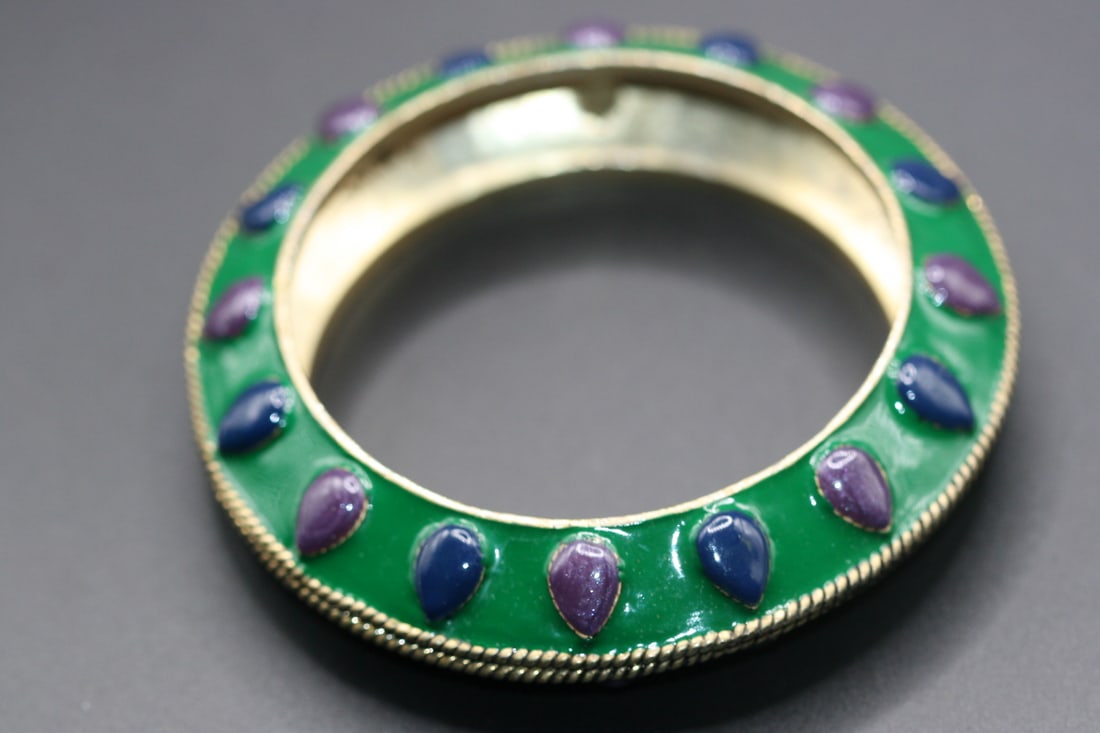 Nicole Miller New York Enamel Bangle Bracelet Signed       .Lot#112 (1 of 2)