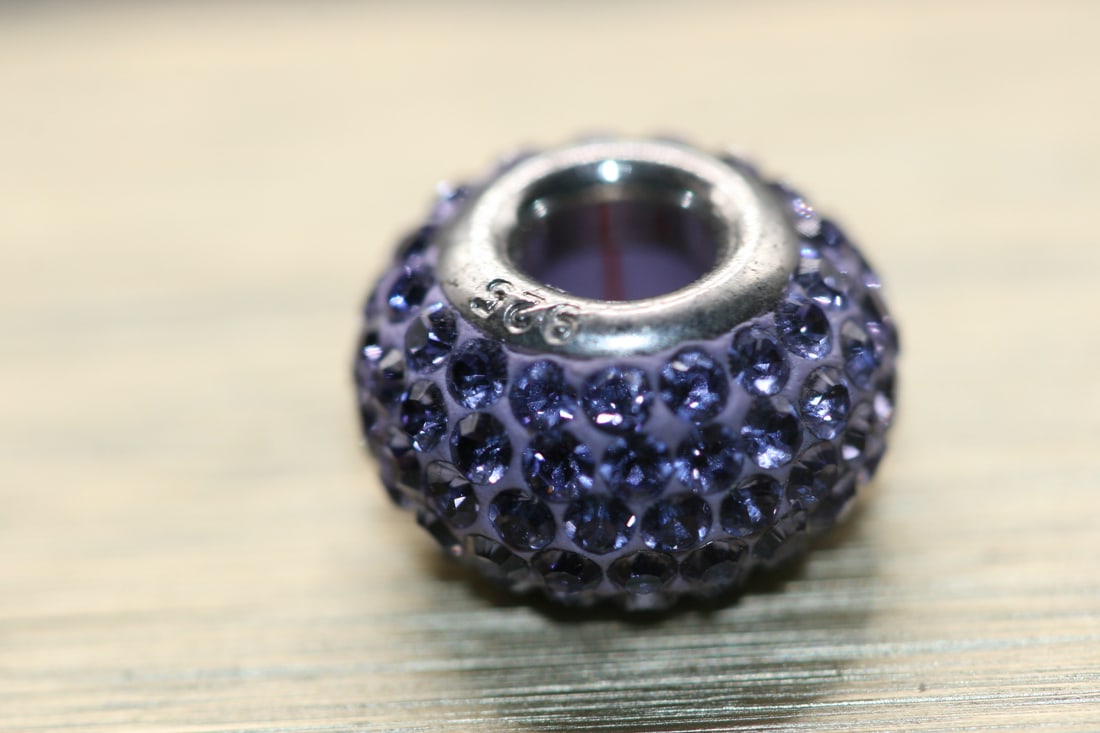 Bacio Italy Sterling Silver 925 Charm Swaravski Rhinestones Purple Lilac fits Pandora .Lot#218: Bacio Italy Sterling Silver 925 Charm Swaravski Rhinestones Purple Lilac The beads and charms are handmade in Italy from sterling silver with enamel, Murano glass, ceramic, pearl, cubic zirconia and S