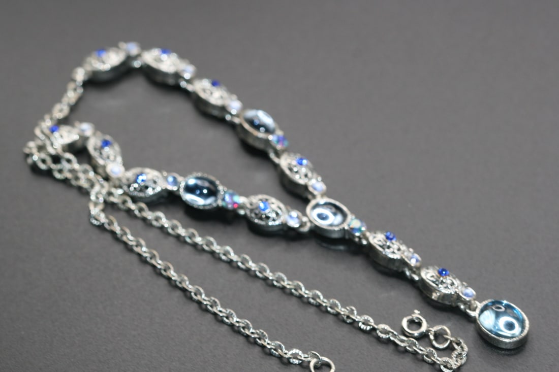 Avon Cabochon Rhinestone Necklace .Lot#226: Avon Cabochon Rhinestone Necklace measures 19" long plus the drop which measures 2" long