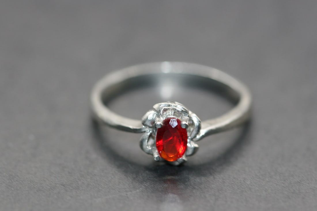 Sterling Silver 925 Ring Red january and july birthstone size 9 .Lot#234: Sterling Silver 925 Signed Ring inside 925 Red size 9 January and July Birthstone nice gift !