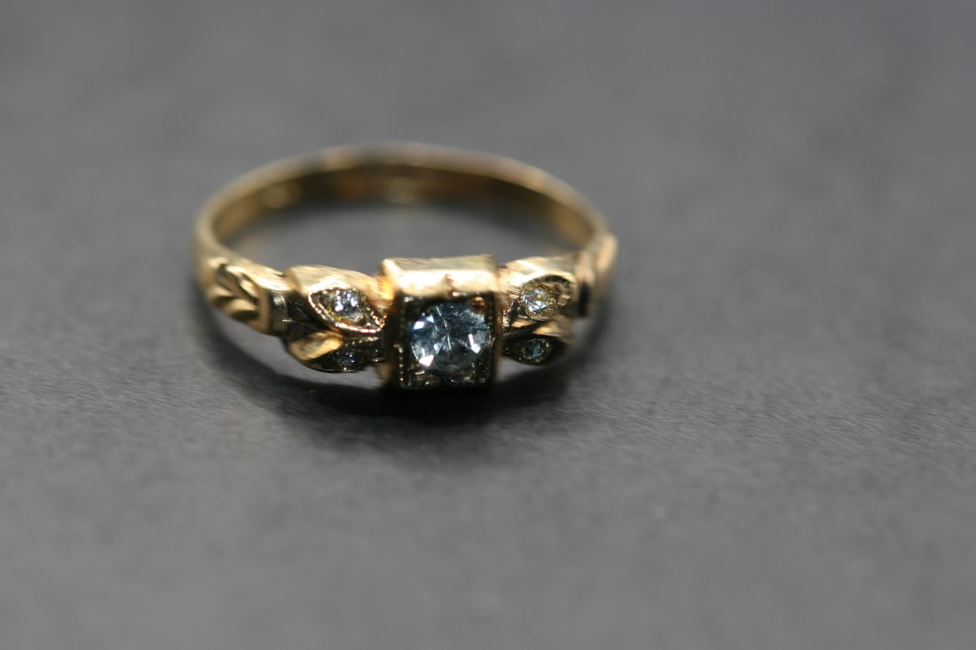 10KT Gold Filled Vintage Ring Size 7.5 .Lot#275: 10KT Gold Filled Vintage Ring Size 7.5