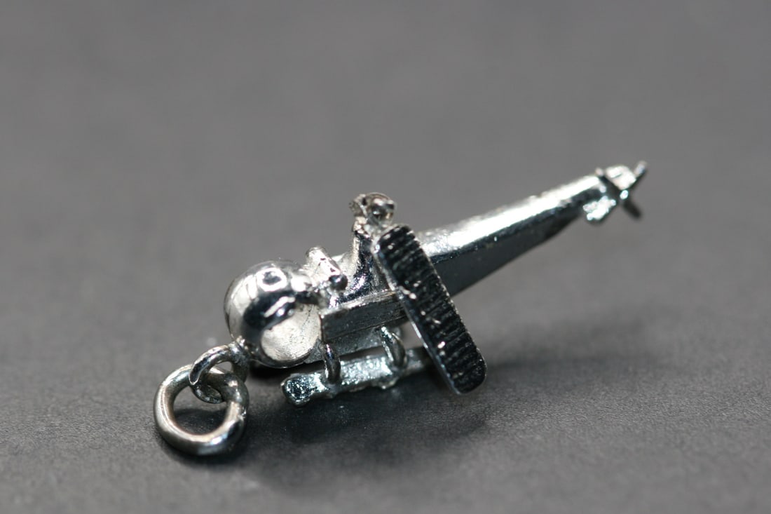 Sterling Silver 925 Helicopter Charm .Lot#281: Sterling Silver 925 Helicopter Charm measures 1" x 1/2" with movable top Rotor Blade propeller