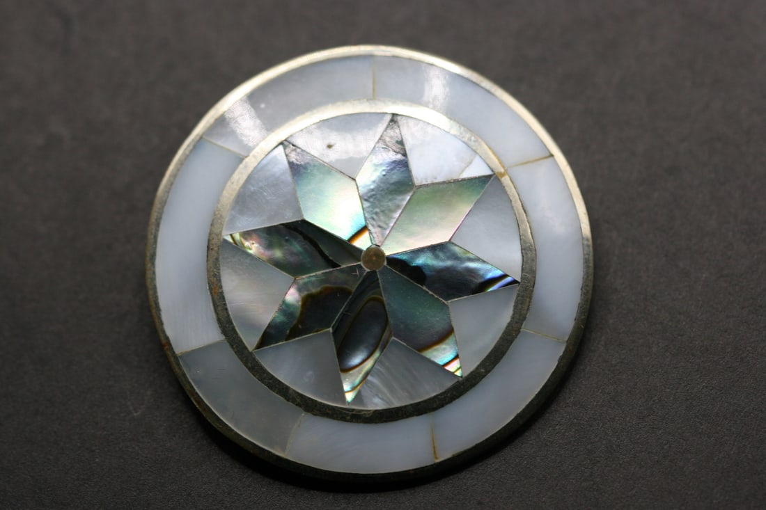 Alpaca Mexico signed abalone mop paua shell brooch pin .Lot#317 (1 of 2)