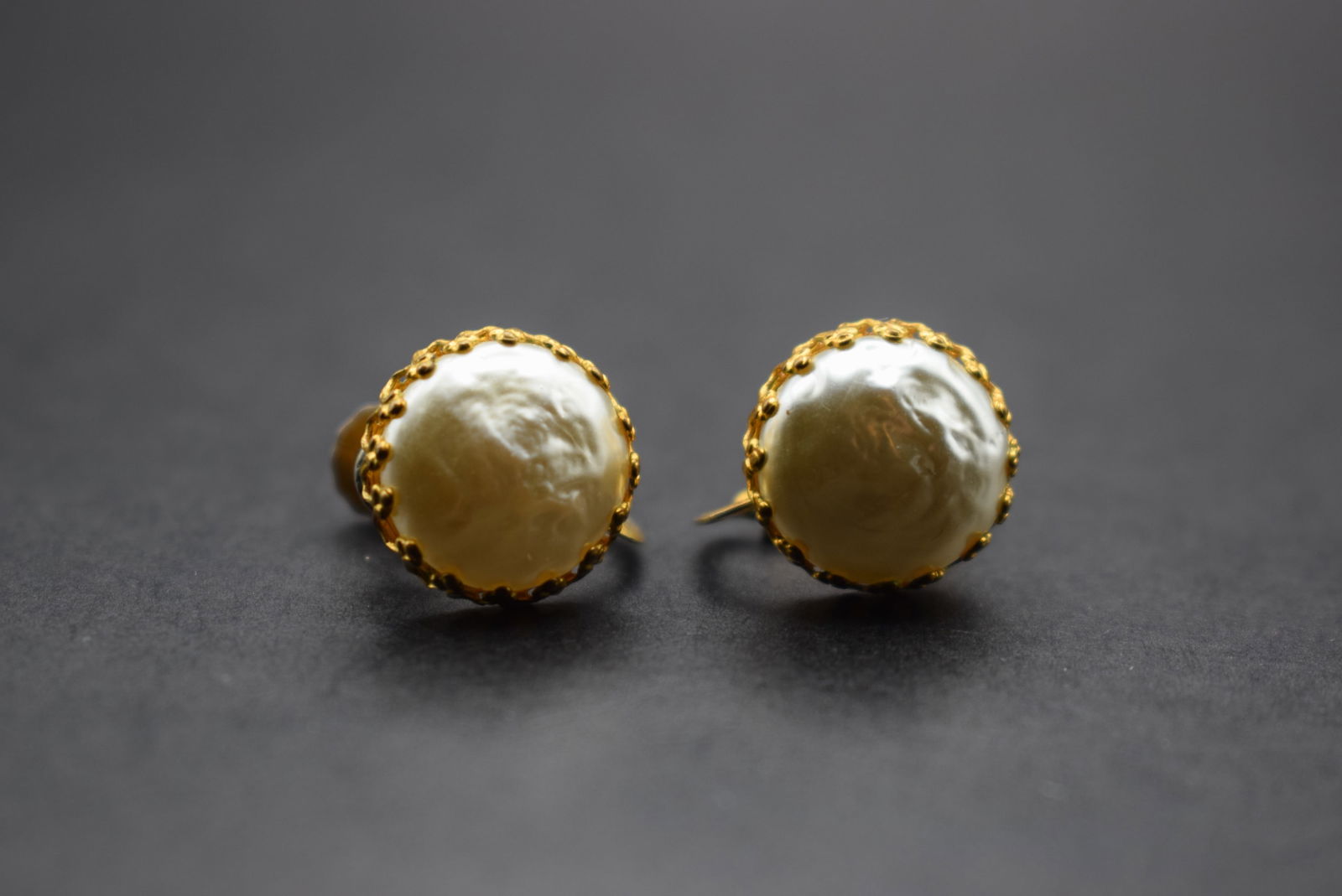 Miriam Haskell Vintage Baroque Pearl clip Earrings Lot 466 (1 of 4)