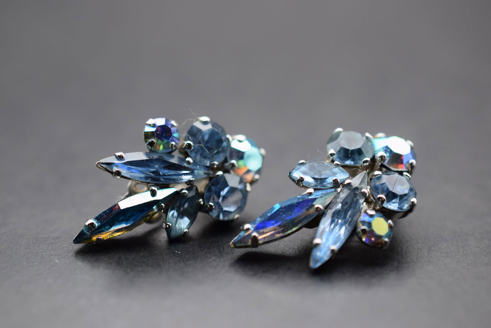 Sherman Signed Blue Rhinestone Vintage Clip Earrings Lot 541 (1 of 2)