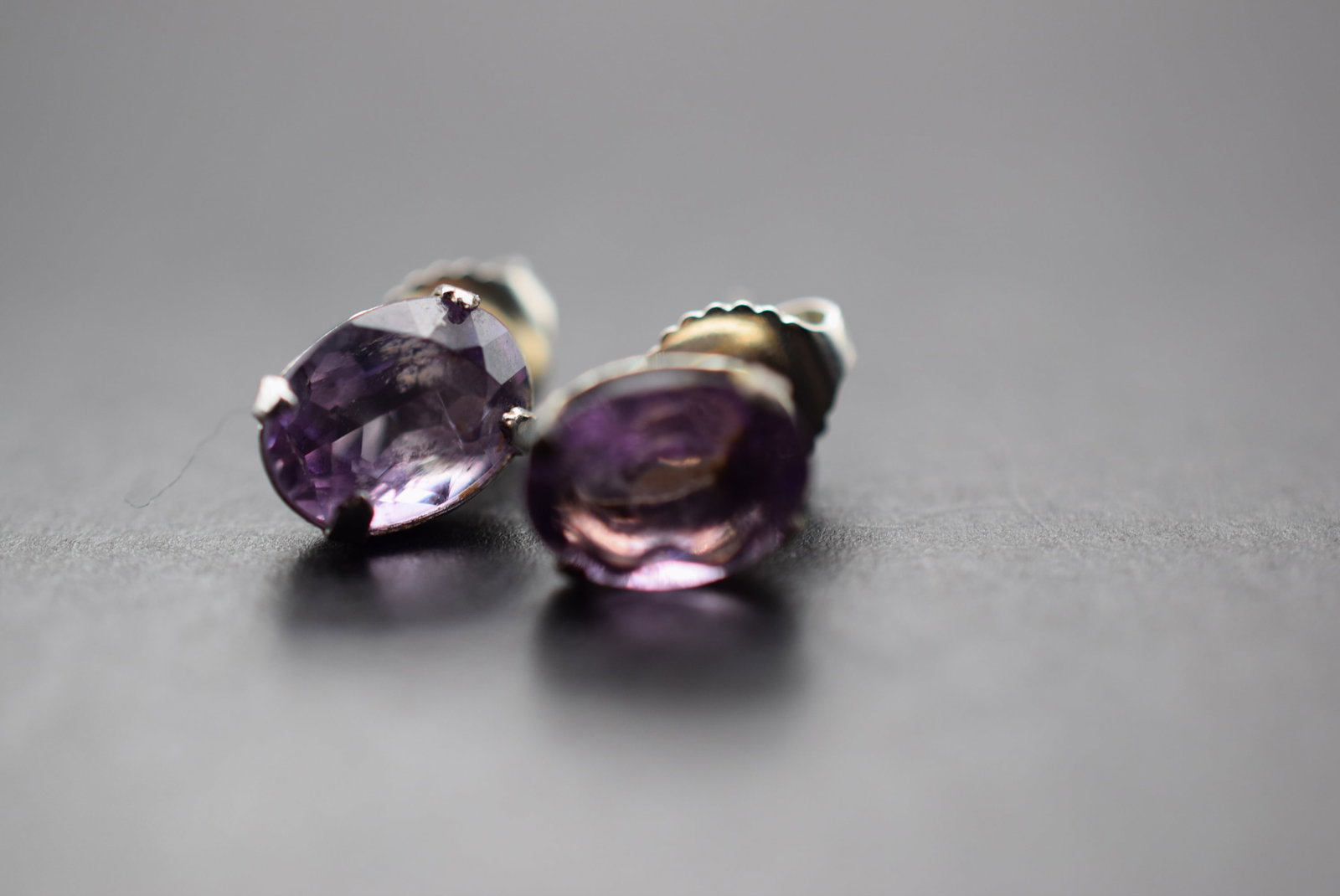 Light Amethyst Stud Pierced Earrings 925 Lot 715: Light Amethyst Stud Pierced Earrings 925 Butterfly backs measures 7mm