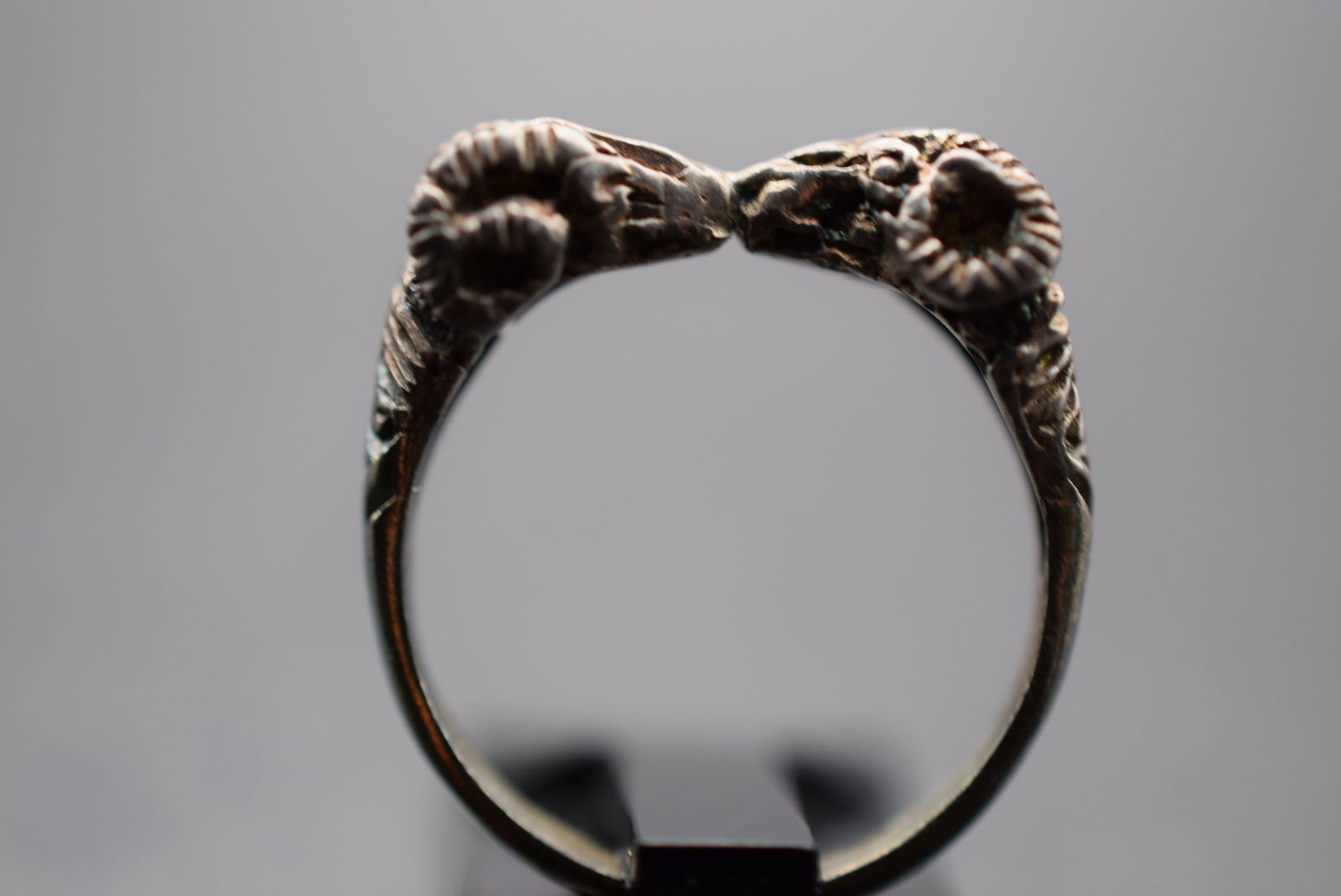 Rams Heads Sterling Silver 925 Vintage Ring Size 6.75 Lot 756 (1 of 2)