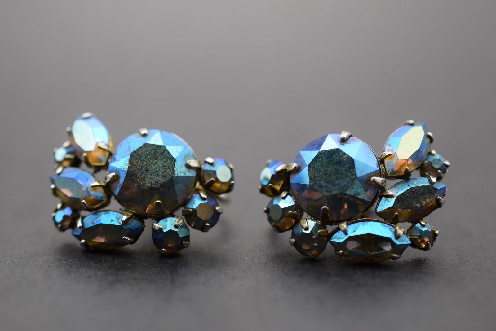 Sherman Rhinestone Vintage Screwback Earrings 1950's Signed Lot 778: Sherman Rhinestone Vintage Screwback Earrings 1950's Signed Sherman measures 1" x 3/4" signed Sherman on the backs