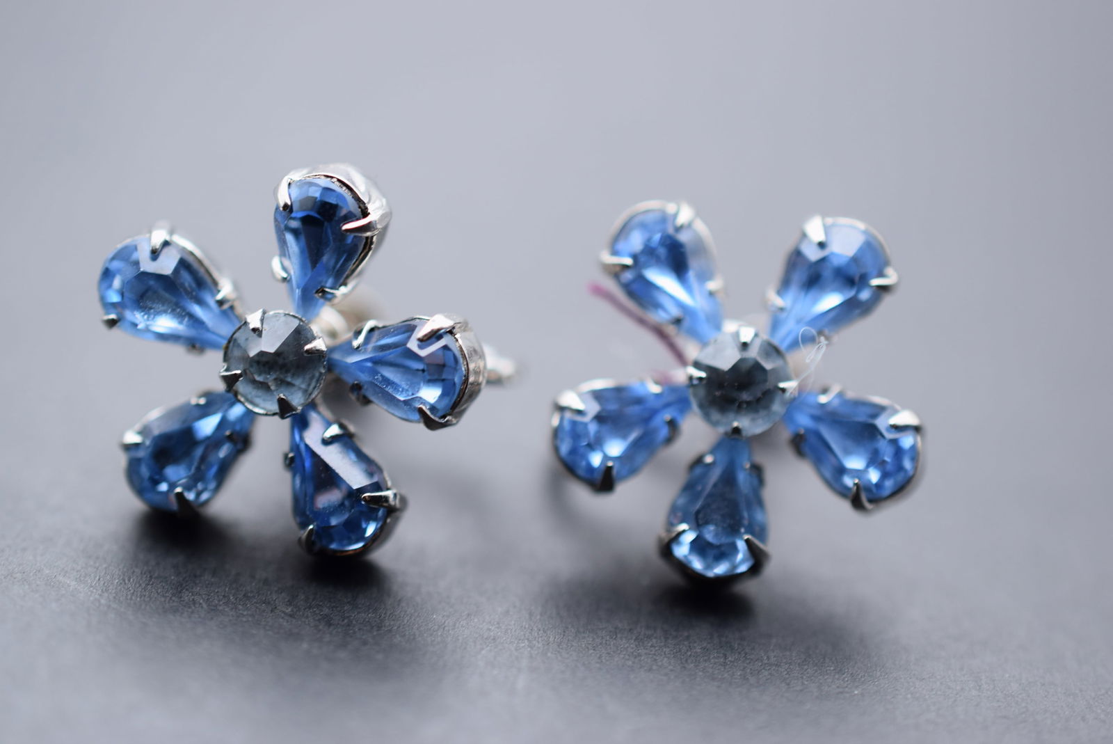 Sherman Blue Rhinestone Vintage Screwback Earrings 1940's Lot 886: Sherman Rhinestone Vintage Screw back Earrings 1940's measures 3/4" in diameter signed Sherman on the backs