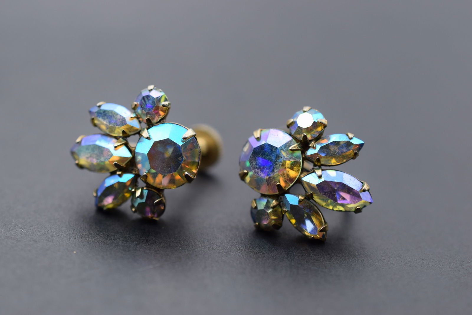 Sherman Rhinestone Vintage Screwback Earrings 1940's Lot 887: Sherman Rhinestone Vintage Screwback Earrings 1940's measures 3/4" in diameter signed Sherman on the backs