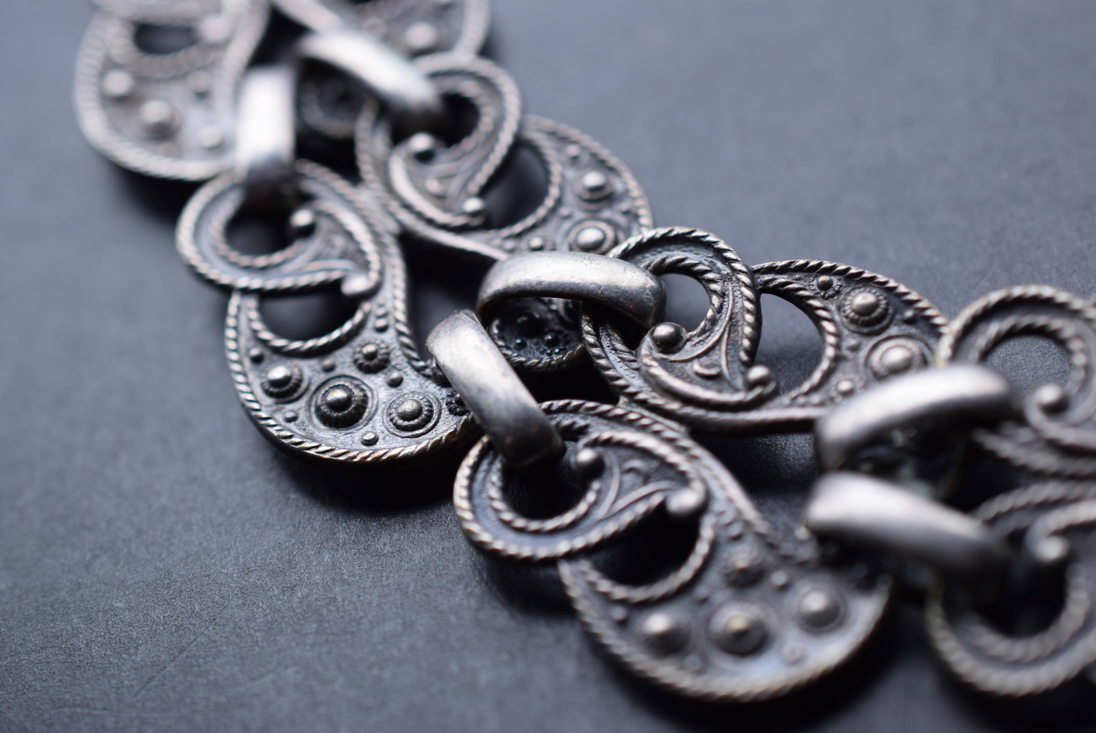 Repousse Middle Eastern Vintage Old Bracelet Silver Lot 896 (1 of 4)