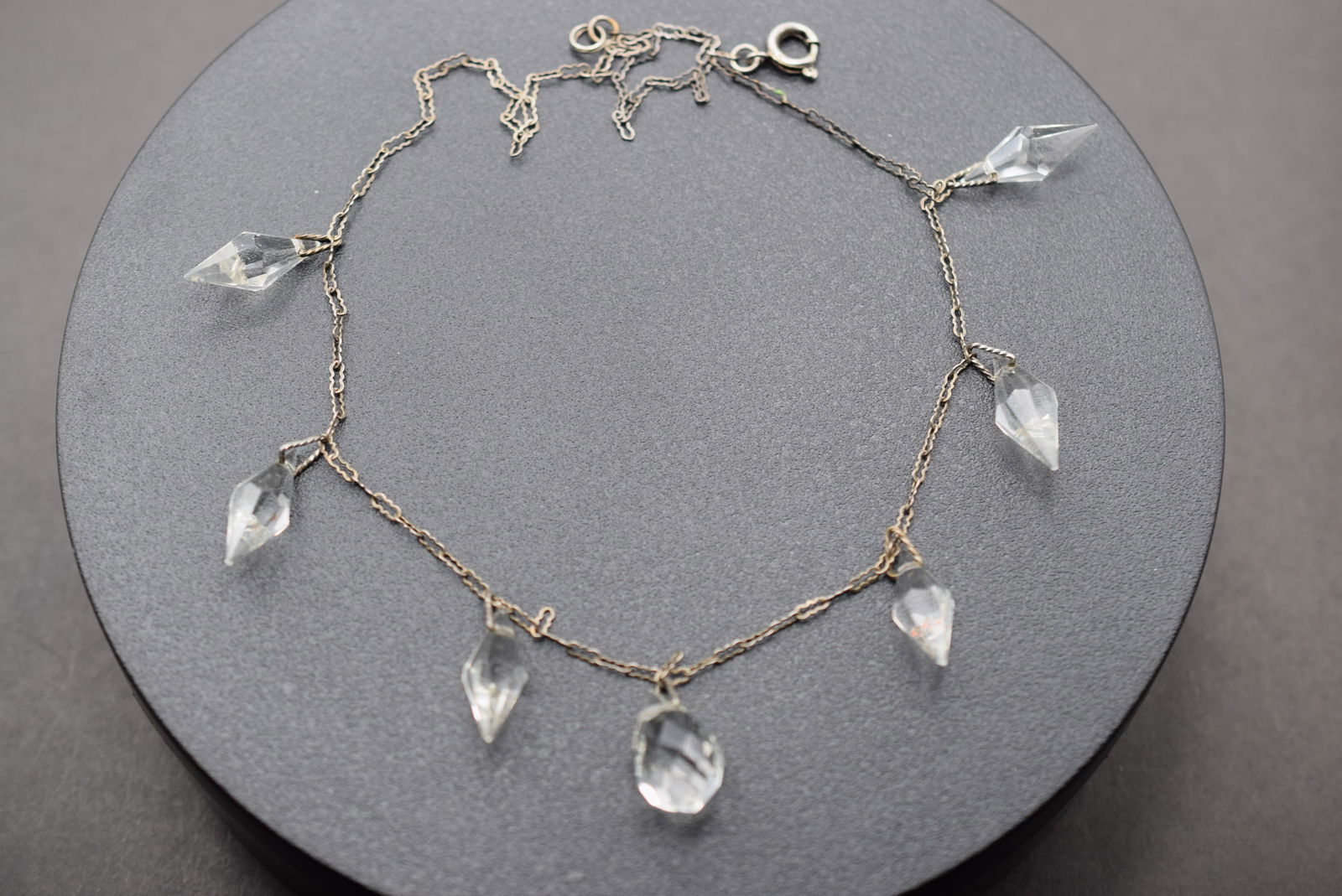 Cut Crystal Drops 1930's Delicate Beauty Necklace Vintage Lot 983: Cut Crystal Drops 1930's Delicate Beauty Necklace Vintage measures 15" long drops are 3/4" long