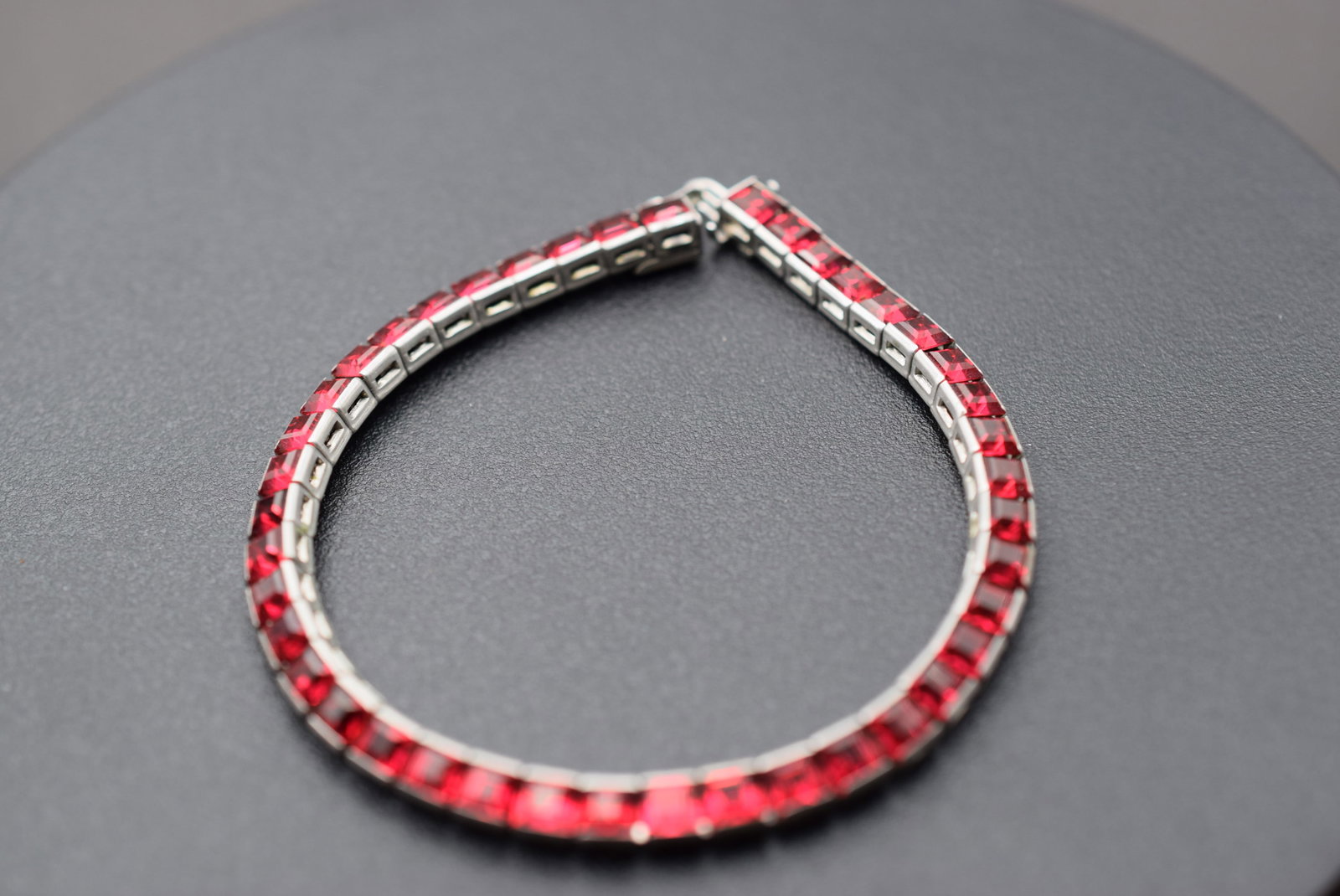 Ruby Trifari Invisible Set Vintage Crown Trifari Bracelet Lot 990 (1 of 6)