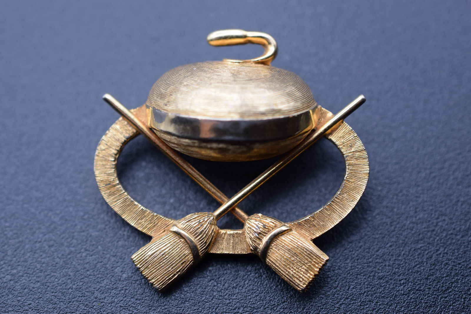 Collectible Avon Curling Brooch Pin 1950's Vintage Lot 1030: Collectible Avon Curling Brooch Pin 1950's Vintage signed on the back Avon and numbered measures 1 5/8" x 1 5/8"