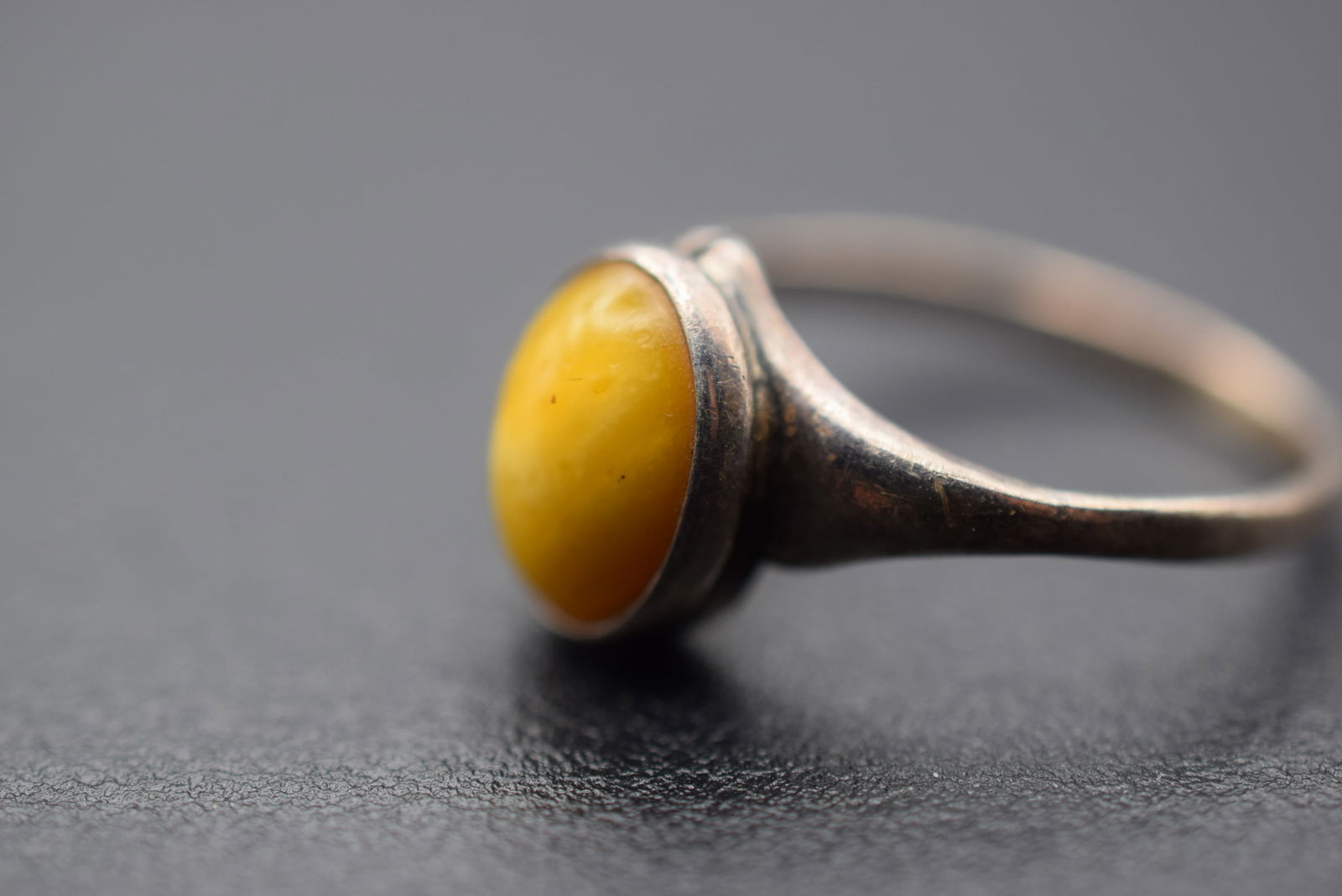Eggyolk Genuine Amber Vintage Sterling Silver 925 Ring Size 7  Lot 1093 (1 of 5)