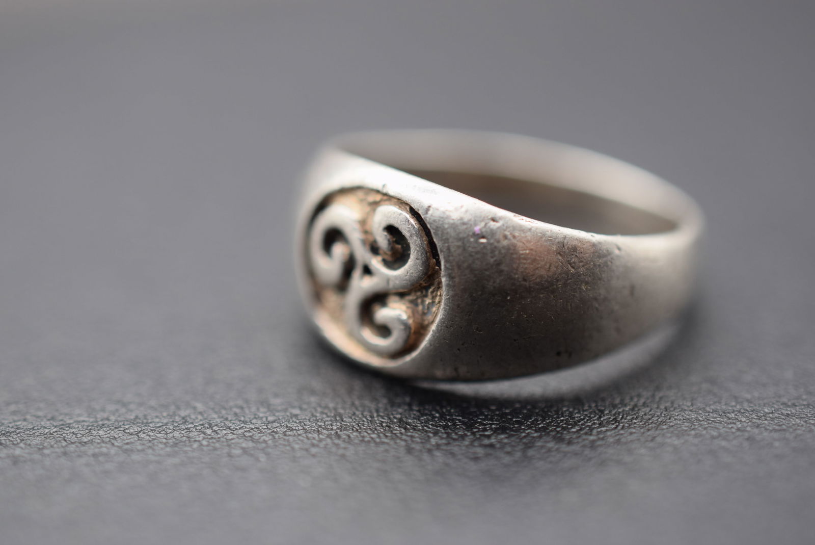 Pierre Toulhoat Celtic Sterling Silver 925 Ring Size 6.5 Lot 1109: Pierre Toulhoat France Celtic Sterling Silver 925 Ring Size 6.5 weighs 3.29 grams