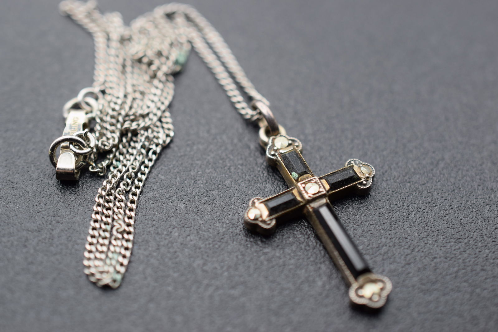 Vintage Sterling Cross and Chain Silver 925 Marcasite Lot 1139: Vintage Sterling Cross and Chain Silver 925 Marcasite weighs 3.42 grams Cross measures 1" x 5/8" without the bale and the Sterling Chain measures 18" long both pieces are signed Sterling on the back o