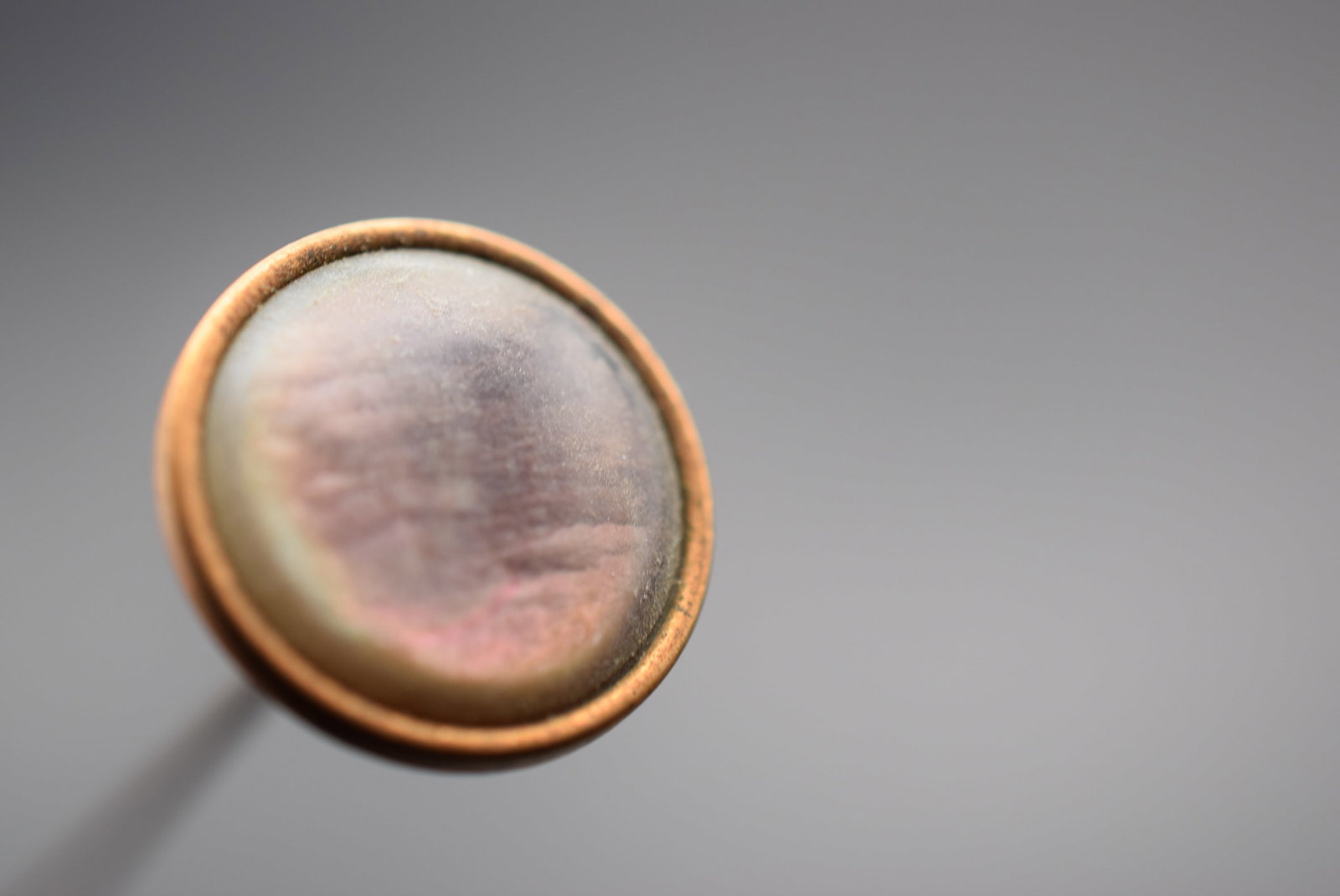 Victorian Hat Pin Vintage Old MOP Mother Pearl Lot 1221: Victorian Hat Pin Vintage Old MOP Mother Pearl top measures 1/4" pin measures 6" long