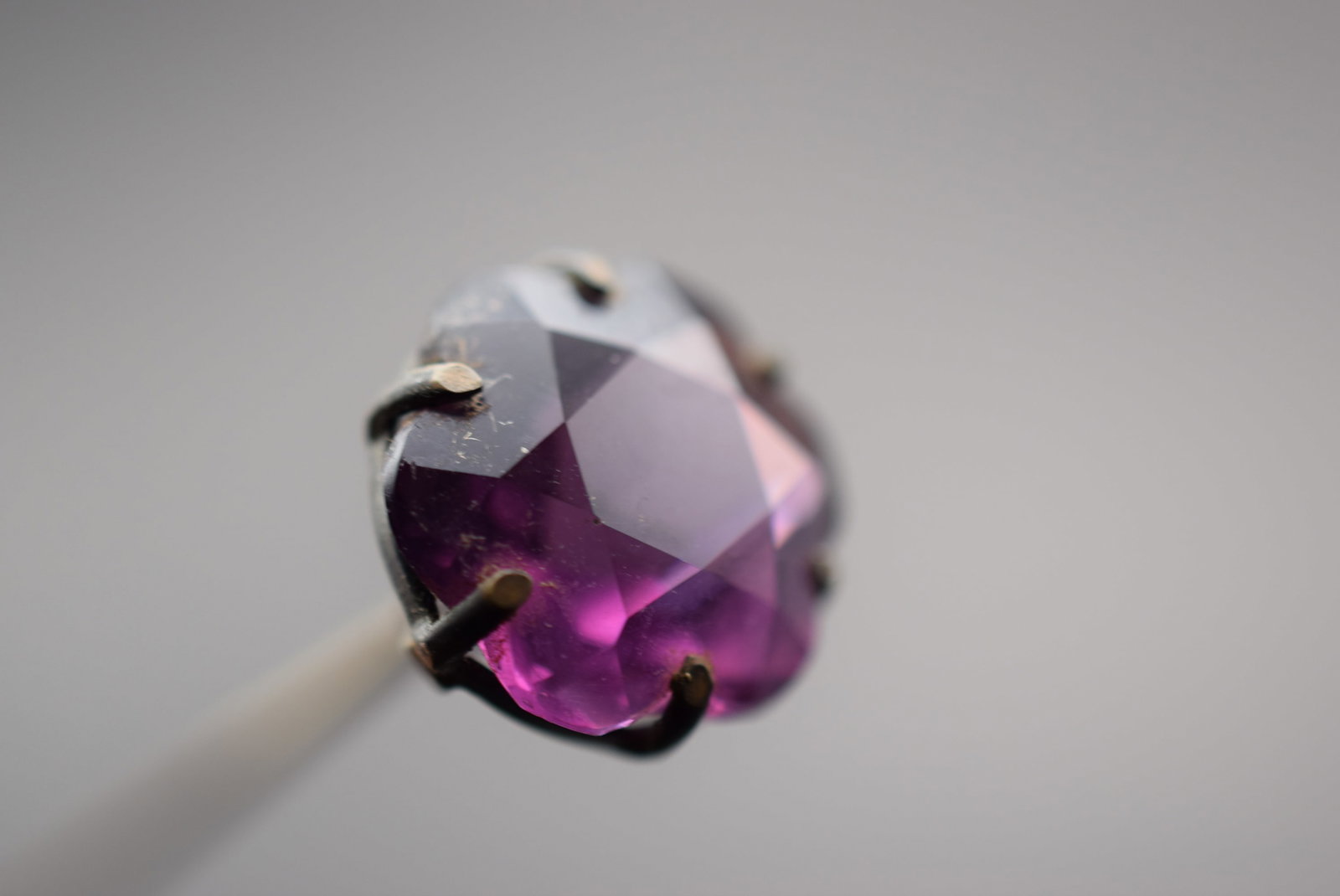 Victorian Hat Pin Vintage Old Amethyst Glass Lot 1238: Victorian Hat Pin Vintage Old Amethyst Glass top measures 5/8" in diameter pin measures 8" long