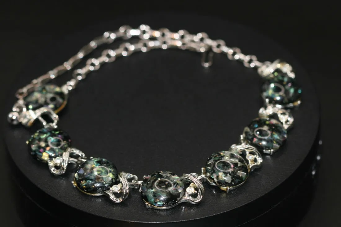 Coro Confetti Rhinestone Signed Necklace .lot#62: Coro Confetti Rhinestone Signed Necklace signed on the clasp Coro and measures 17" long x 3/4"