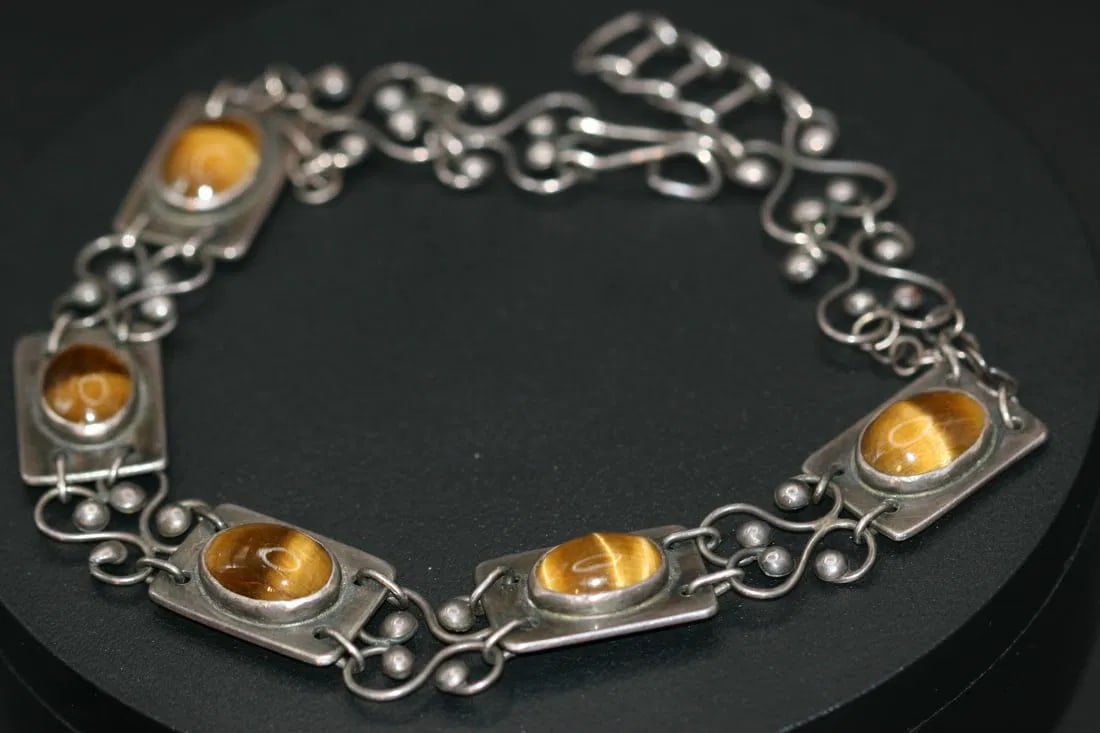 Tigre Eye Silver Choker Mexico .lot#124: Tigre Eye Silver Choker Mexico measures 13 3/4" x 3/4"