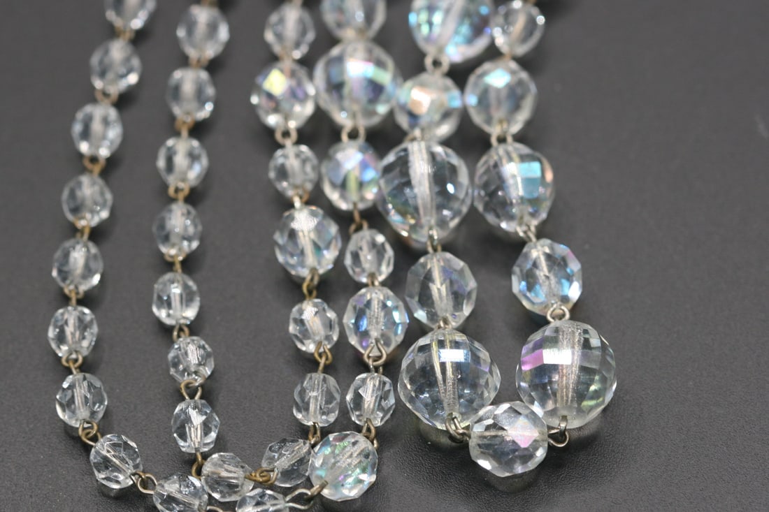 Crystal Necklace 31" long vintage .lot#128: Crystal Necklace 31" long vintage graduated crystals measure from 6mm to 12mm .lot#128