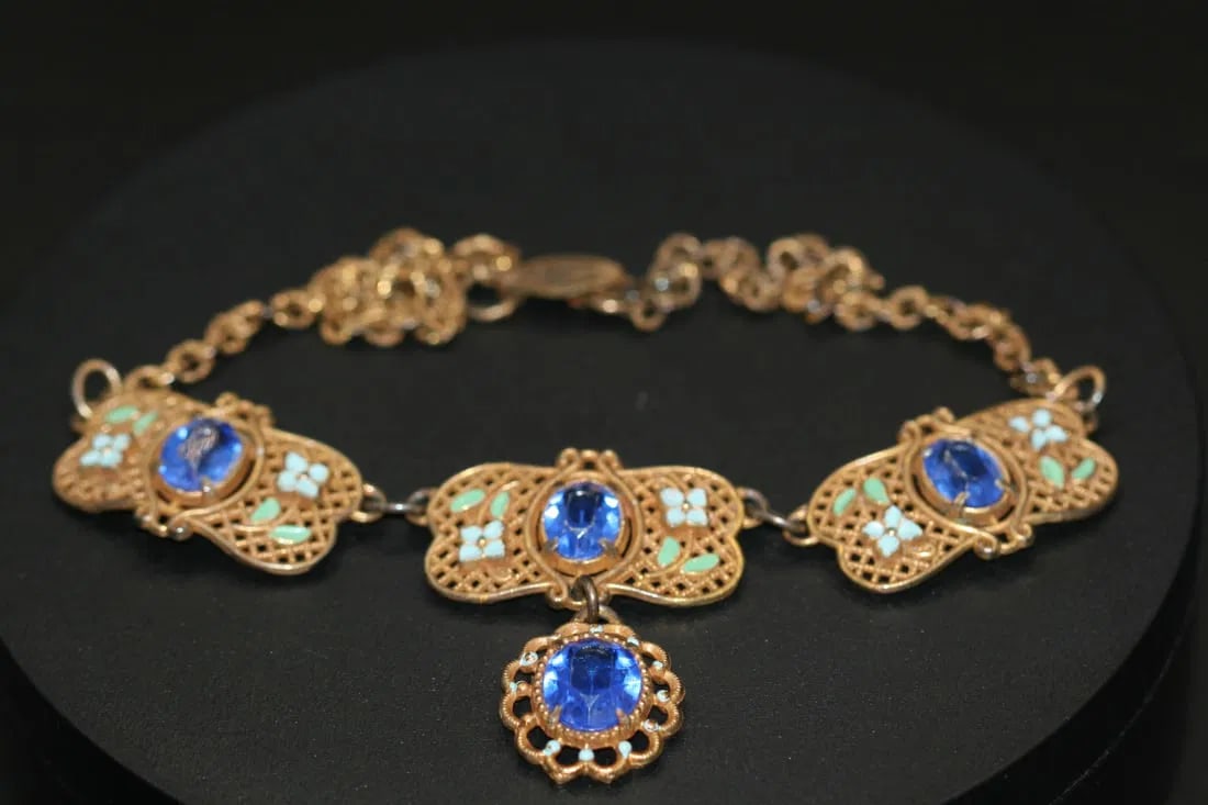 Enamel Filigree Necklace Vintage Rhinestone .lot#143: Enamel Filigree Necklace Vintage Rhinestone measures 16" long drop 1 3/4"