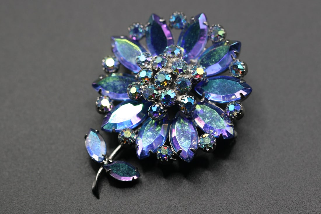 Continental Rhinestone Flower Brooch Pin vintage .lot#250 (1 of 2)