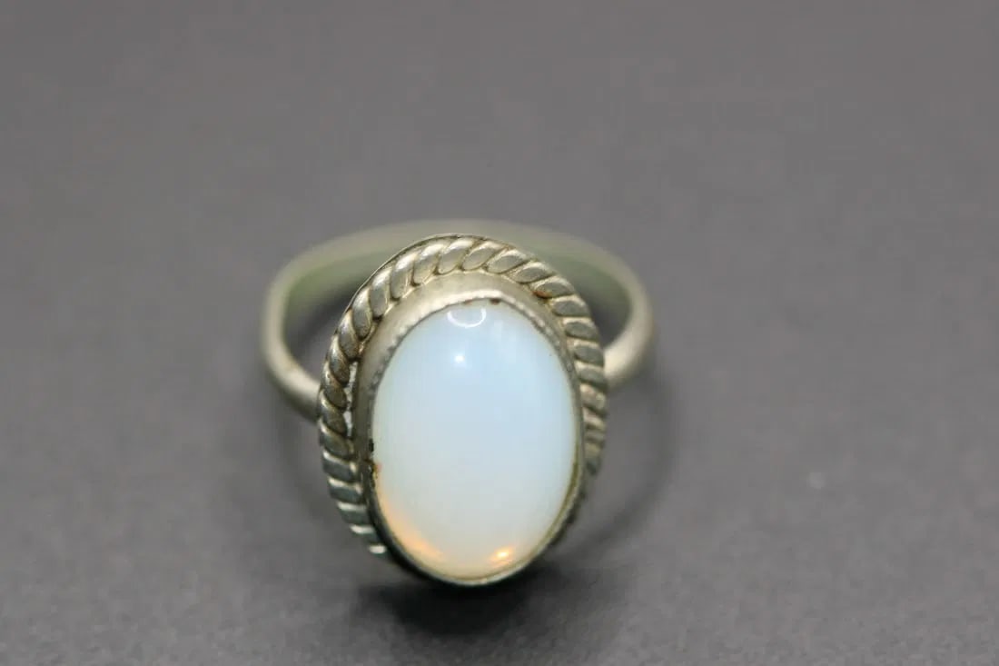 Mexico Signed Moonstone Ring vintage size 5.5 .lot#284: Mexico Signed Moonstone Ring vintage size 5.5 signed Hecho en Mexico top measures 3/4" long