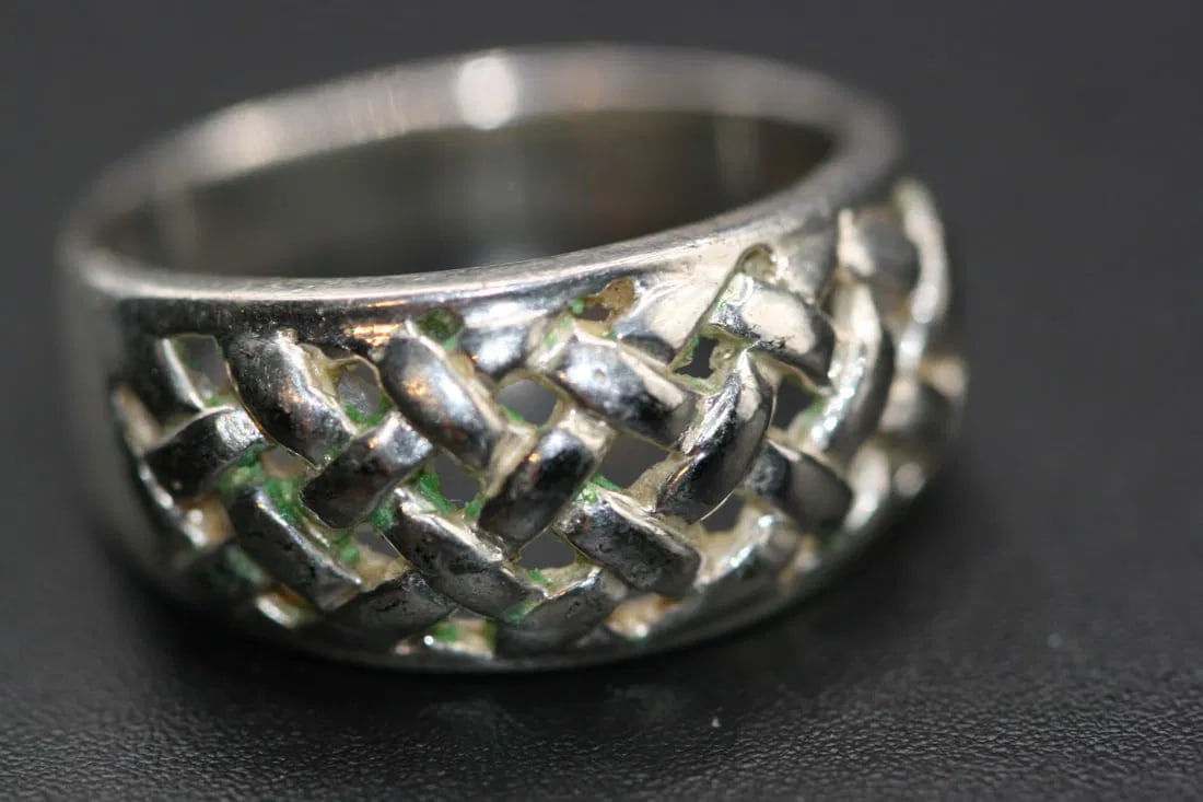 Sterling Basket Weave Sterling 925 Ring size 8  .lot#297 (1 of 4)