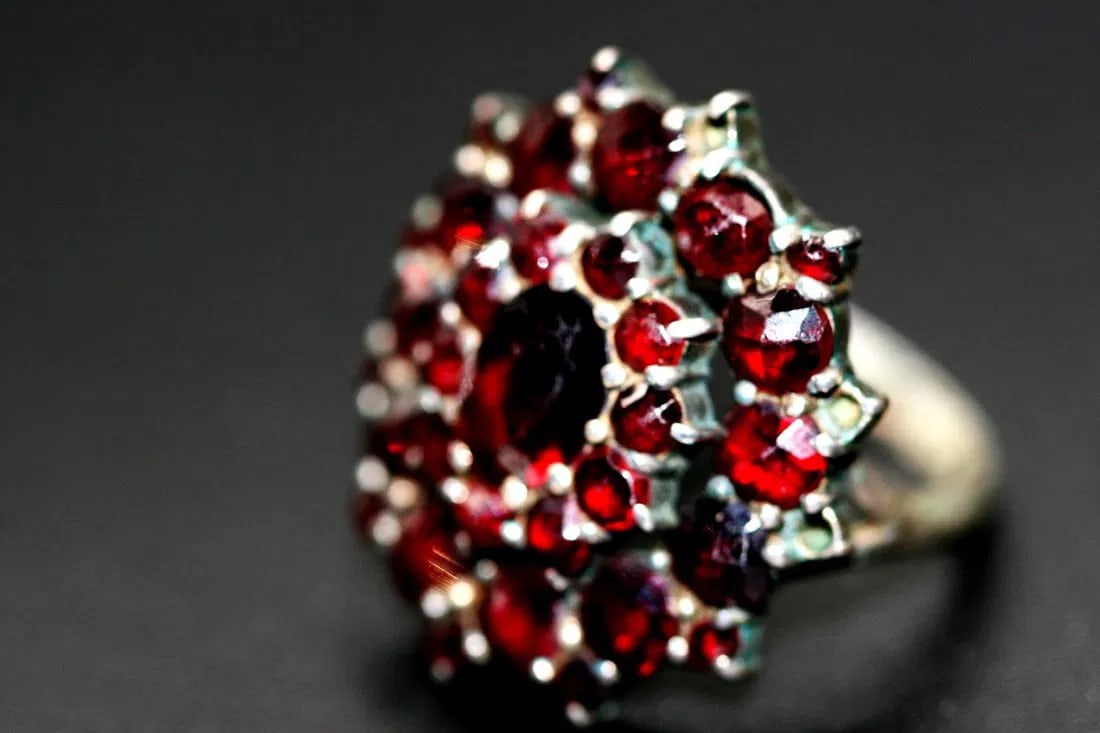 Mine Cut Garnet Vintage Ring Size 7    .lot#308 (1 of 7)