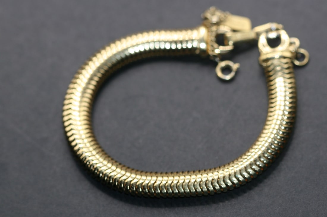 Monet Snake Bracelet Signed Vintage .Lot#453 (1 of 3)