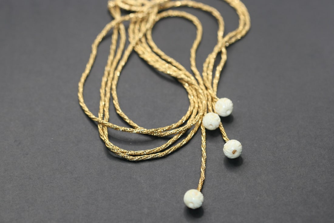 Marcel Boucher D'Orlan Lariat Necklace Bone Roses Vintage Lot 523: Marcel Boucher D'Orlan Lariat Necklace Bone Roses Vintage signed D'Orlan Measures 28" long