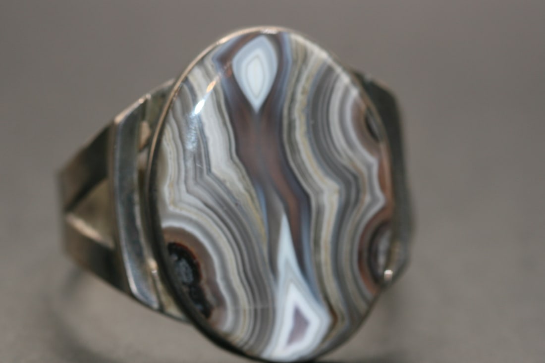 Hand Made Agate Sterling Cuff Bracelet vintage signed Lot 567 (1 of 6)