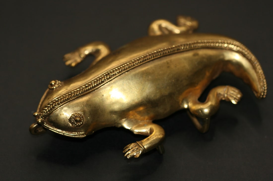 Frog Lizard Huge Figural Belt Buckle Lot 610: Frog Lizard Huge Figural Belt Buckle measures 4 1/4" x 2 5/8"