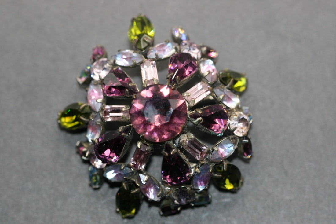 Schreiner Purple Rhinestone Dome Brooch Pin Pendant Vintage Lot 652: Schreiner Purple Anethyst Rhinestone Dome Brooch Pin Pendant Vintage poor soldering repaid done to the back side only visible by the back, signed Schreiner New York, Stones are fabulous combination of