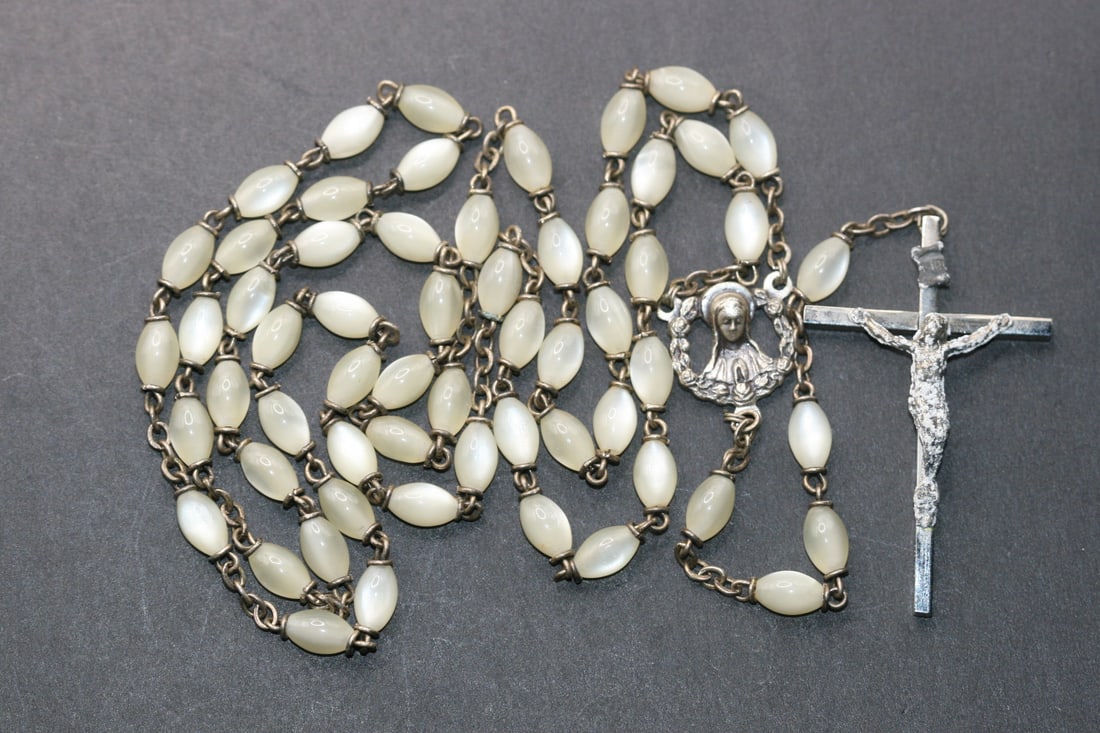 Rosary Vintage Moonstone Double Capped white Lot 686: Rosary Vintage Moonstone Double Capped white synthetic measures circumference 27" drop 6" hanging length 19"
