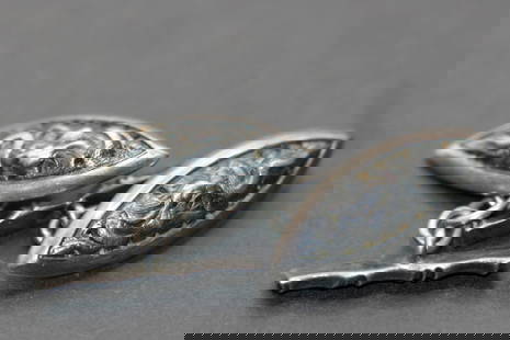 Dragon Sterling Silver 900 Vintage Vietnam Cufflinks AMAZING Lot 707: Dragon Sterling Silver 900 Vintage Vietnam Cufflinks AMAZING measures 1" x 3/8" weighs 6.69 grams