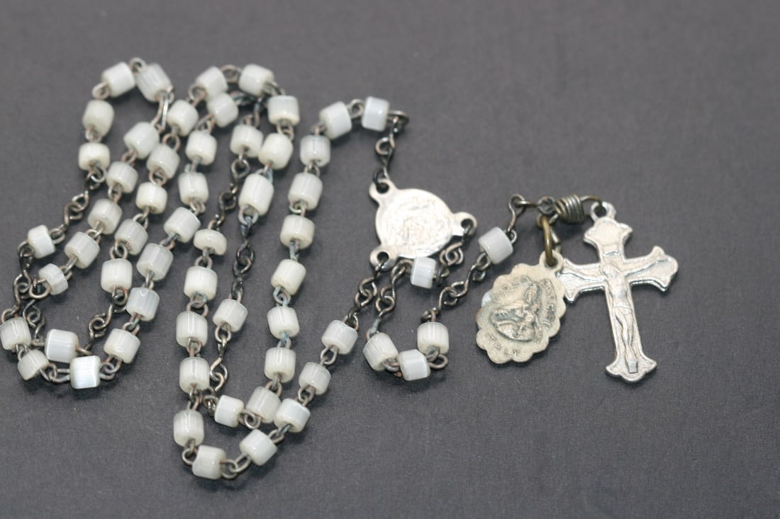 Rosary Miniature Moonstone beads Virgo Carmel Italy vintage Lot 725: Rosary Miniature Moonstone beads Virgo Carmel Italy vintage measures circumference 16" Drop 4 1/4" Hanging Length 12 1/2"