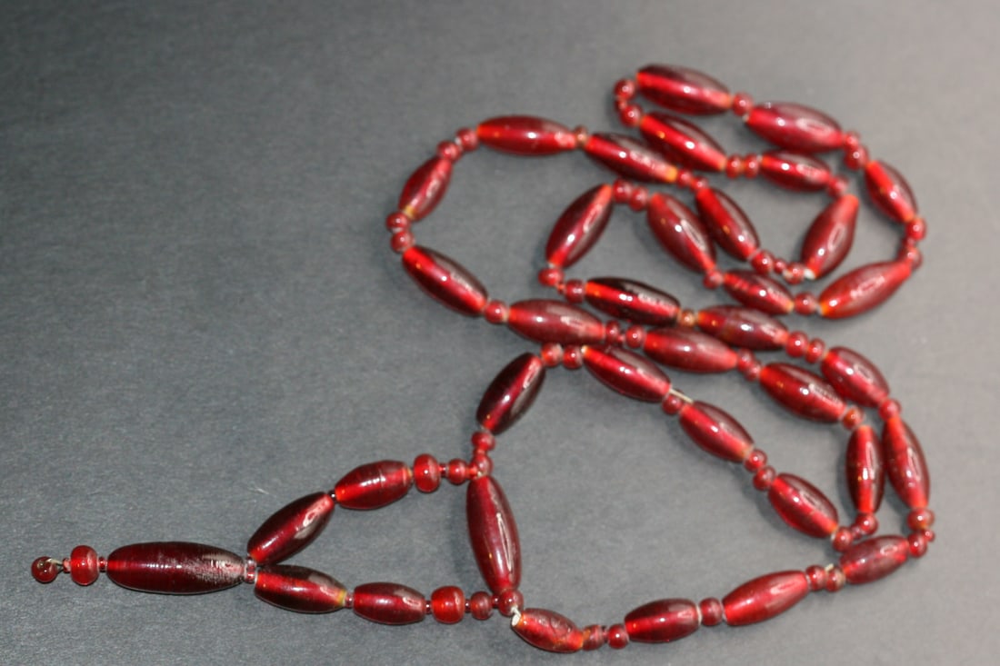 Red Glass Vintage Necklace Lot 900 (1 of 3)