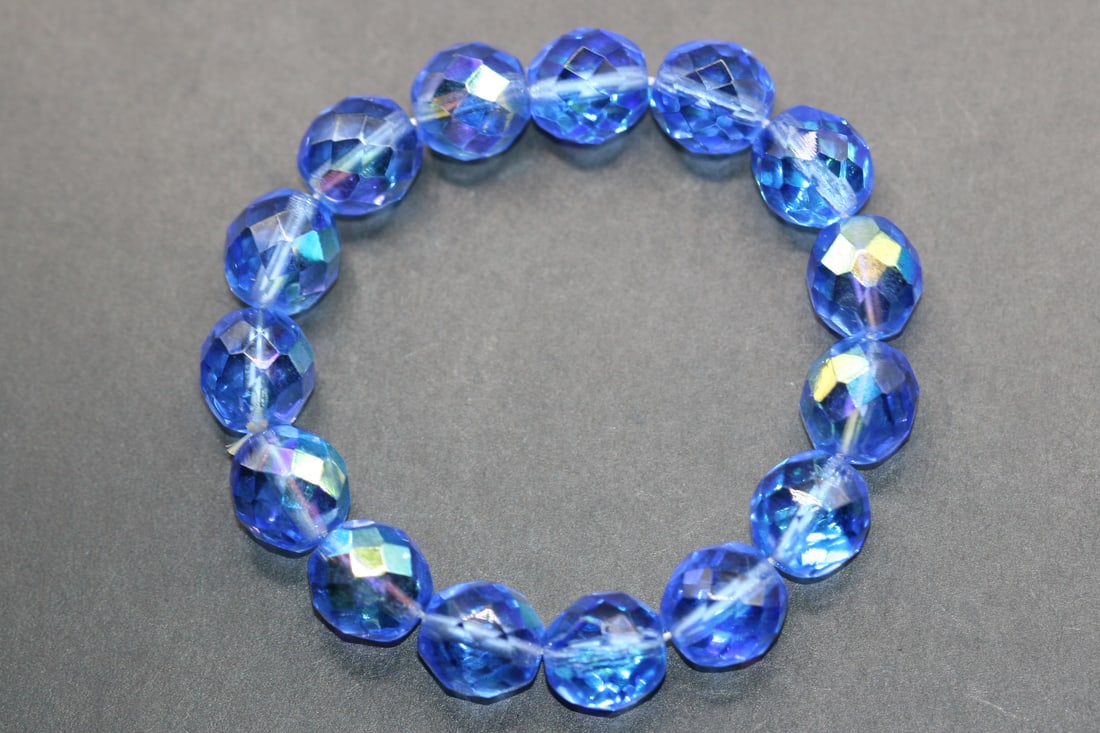 Blue Cut Crystal Stretch Bracelet 12mm beads Lot 971 (1 of 3)