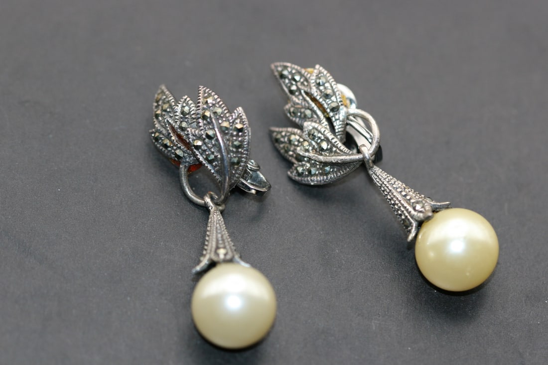 Marvelous Marcasite Pearl Drop Earrings Vintage Clip Lot 1013: Marvelous Marcasite Pearl Drop Earrings Vintage Clip measures 1 1/2" x 5/8"