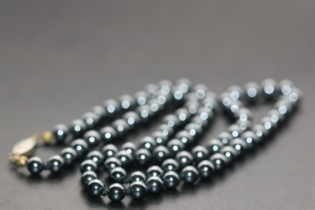 Hematite Knotted Necklace 25" Long 6mm Vintage Lot 1158: Hematite Knotted Necklace 25" Long 6mm vintage