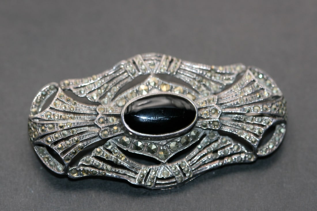 Sterling Silver 925 Black Onyx Marcasite Brooch Pin Lot 1178 (1 of 3)