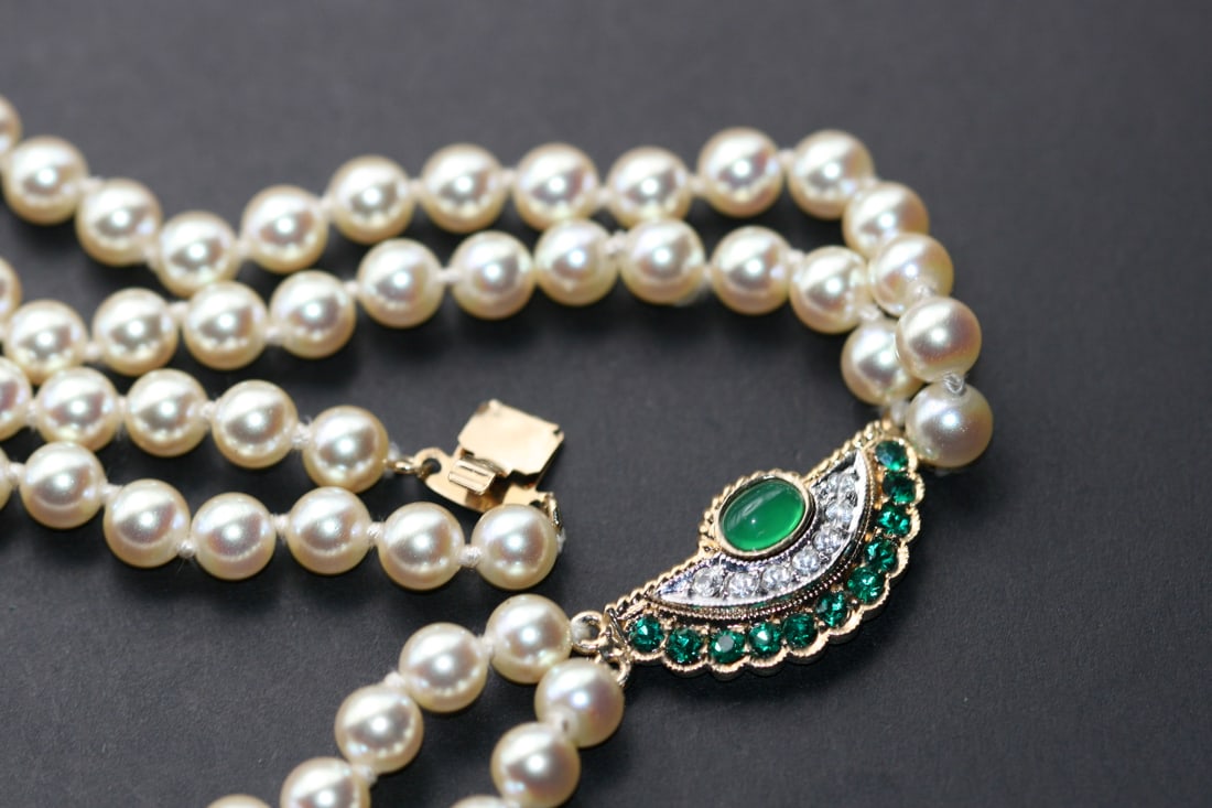 Marcel Boucher Pearl Cabochon Necklace Vintage Double Lot 1214: Marcel Boucher unsigned Pearl Cabochon Necklace Vintage Double Strand Stunning knotted pearls are superb !!